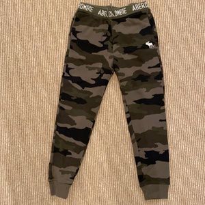 ABERCROMBIE KIDS Camo jogger